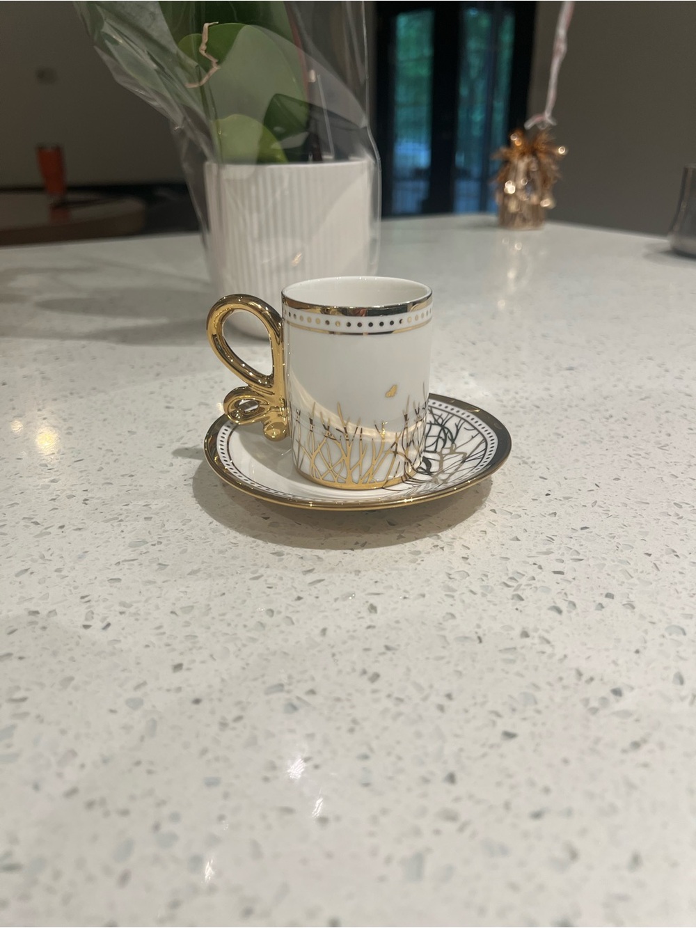 Turkish Elegant White and Gold Porcelain Coffee Cup Set - Picture 13 of 14